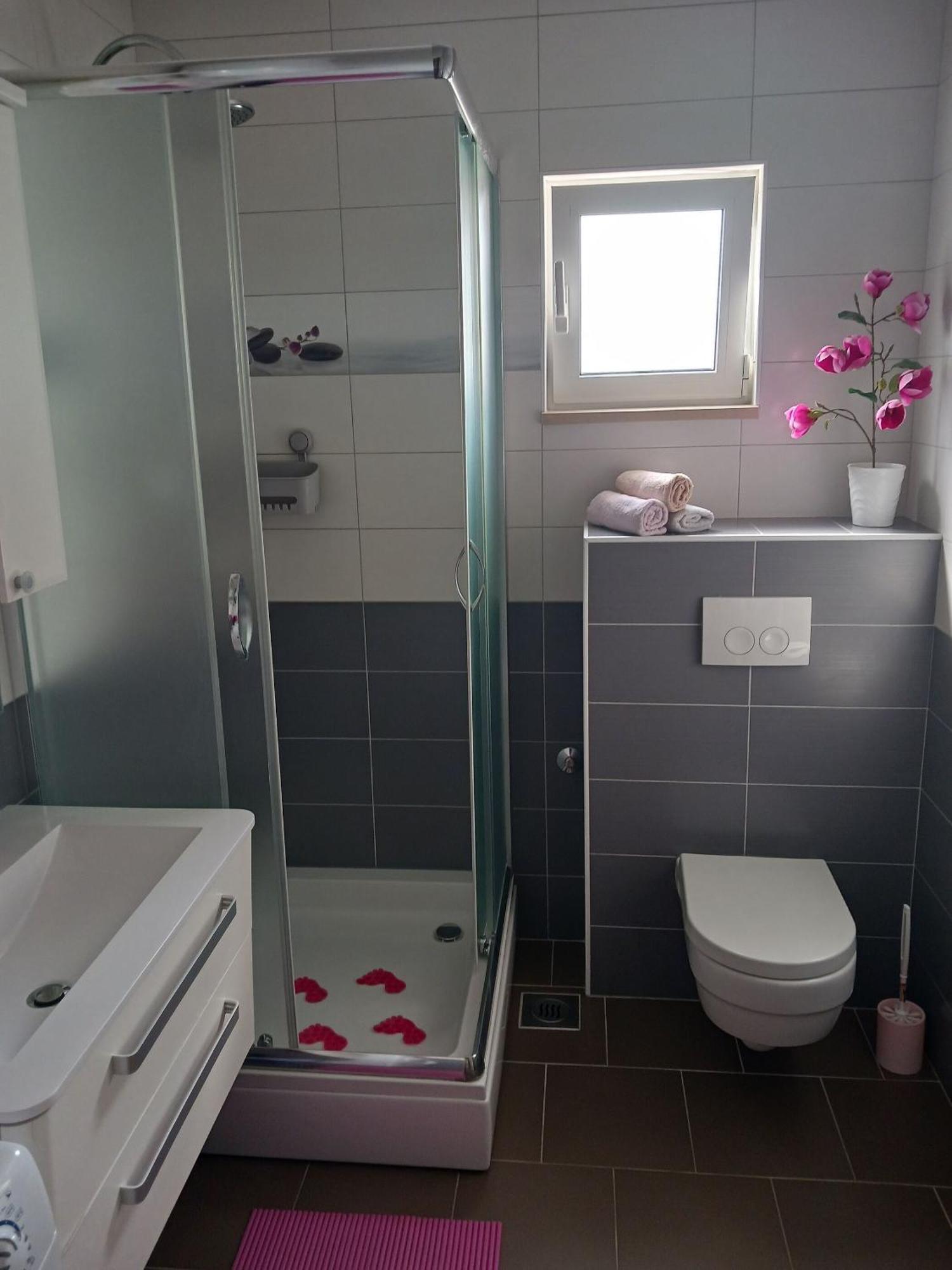 Apartments Marino - Near Family Friendly Beach Supetar Eksteriør bilde